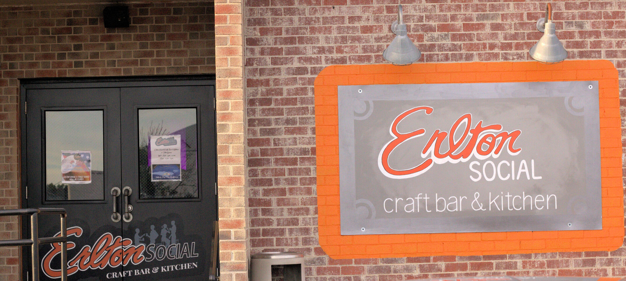 ERLTON SOCIAL SIGN